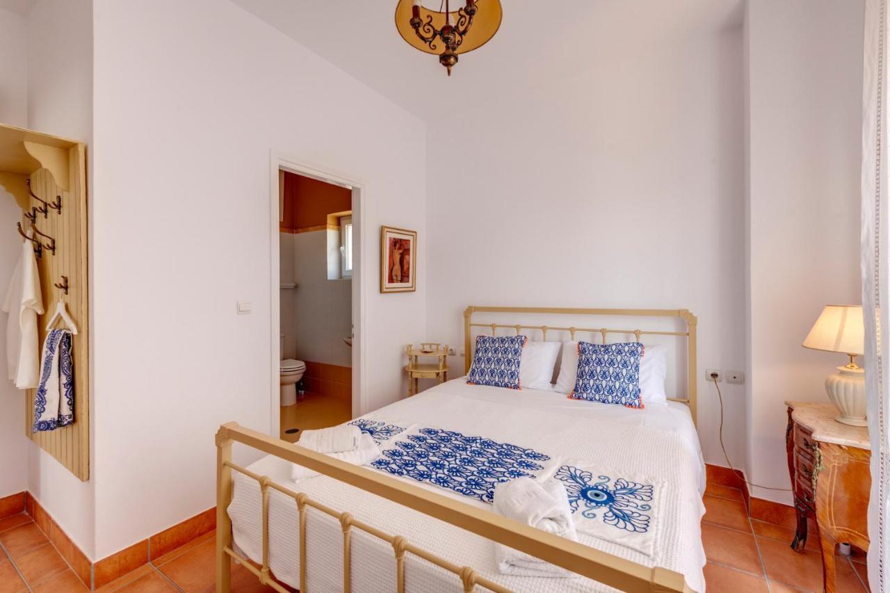 Cycladic Aura - Traditional Holiday Cottage 피니카스 외부 사진