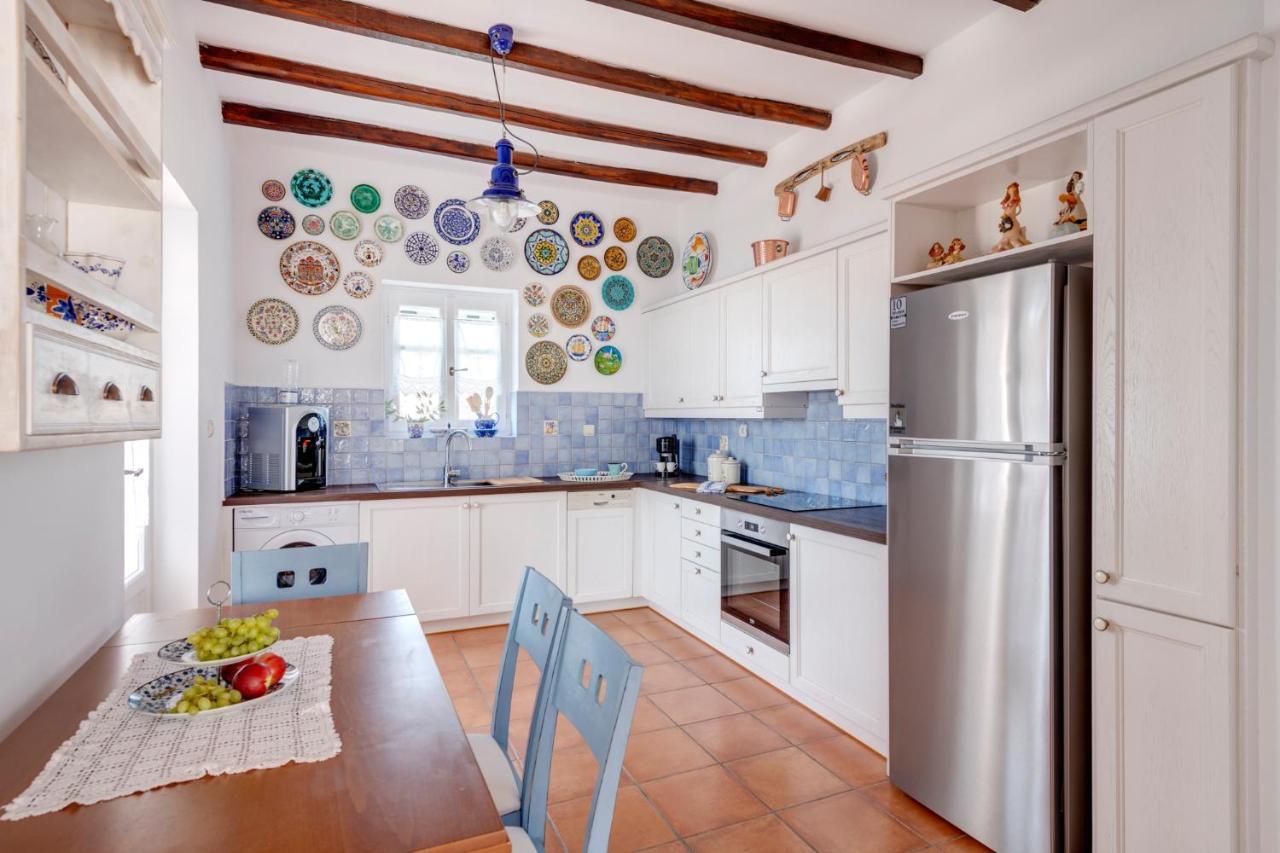 Cycladic Aura - Traditional Holiday Cottage 피니카스 외부 사진